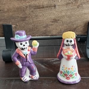 NWT- Salt & Pepper shakers👰🤵‍♂️
